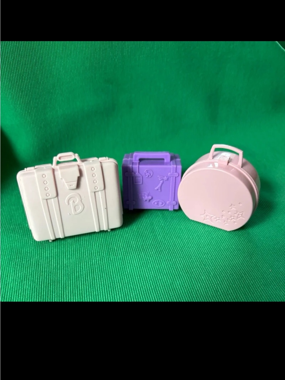 Barbie doll luggage suitcase travel accessories lot
For dolls HTF